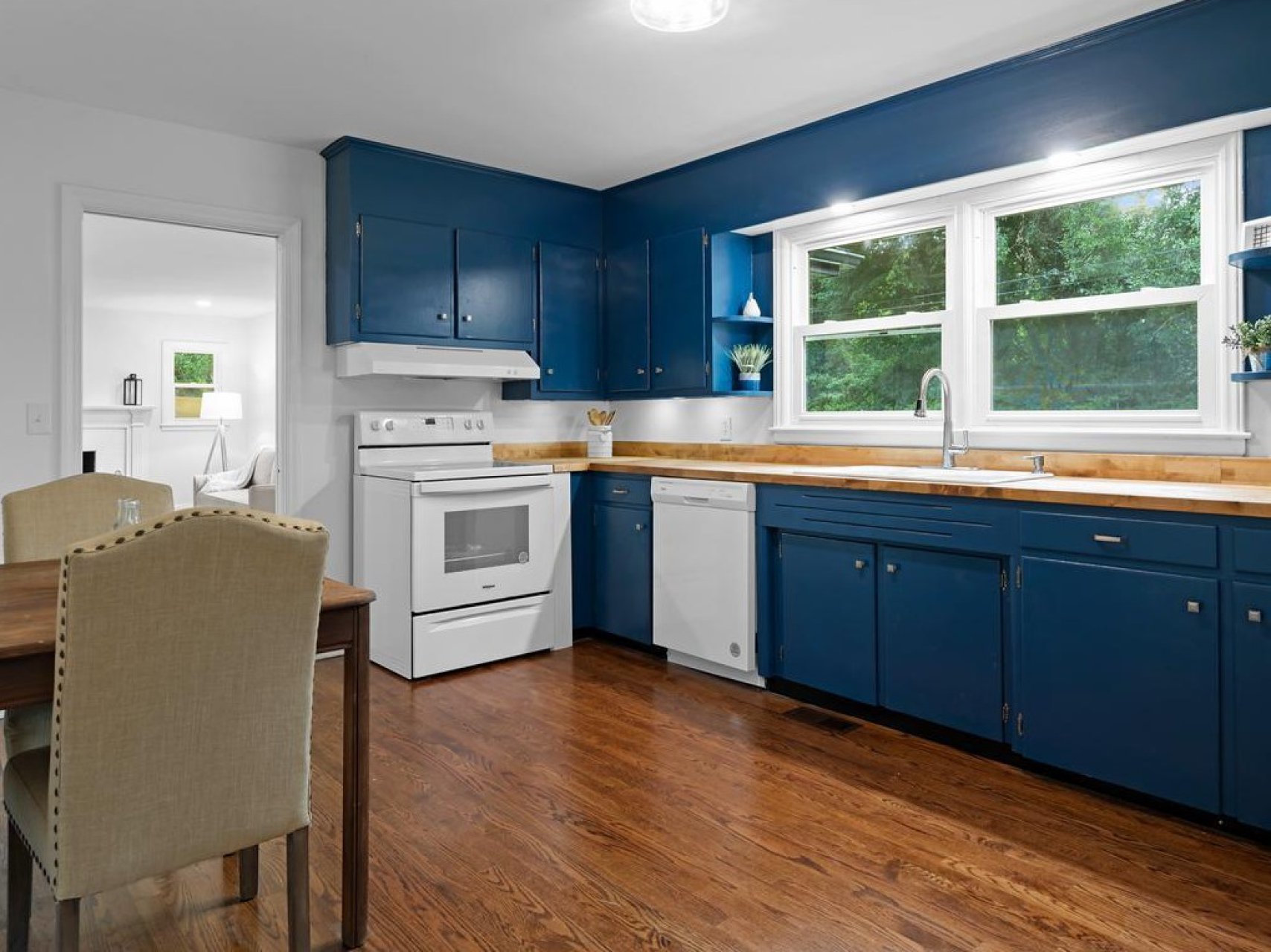After: Modern Kitchen Renovation – Open Concept Upgrade