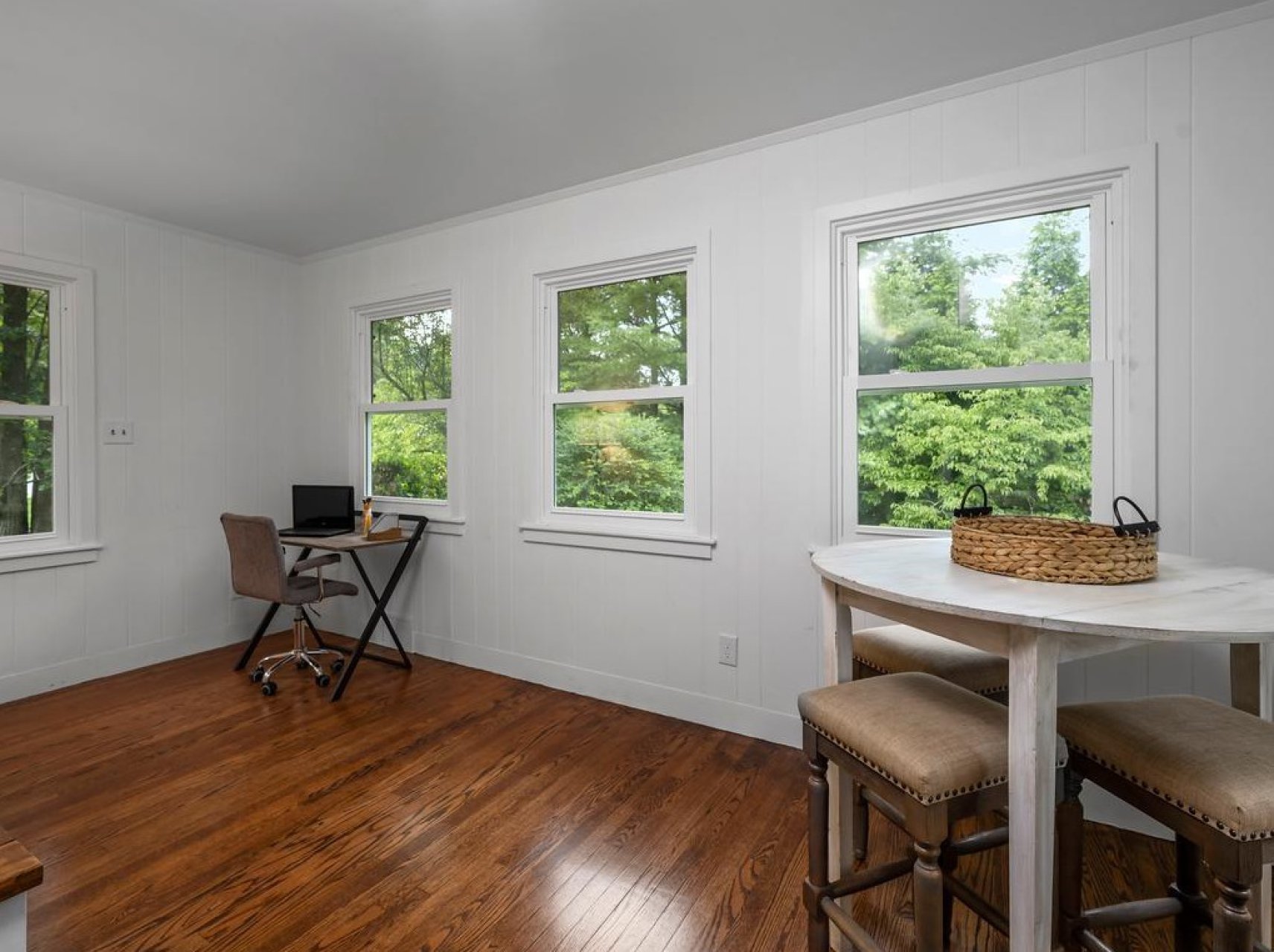 Modern Study Room Transformation – Minimalist Workspace
